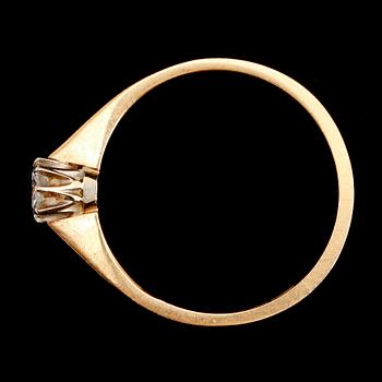 RING, 18 k guld, svenska stämplar, med briljant.