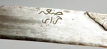 BLANKVAPEN, 3 delar. Orienten.