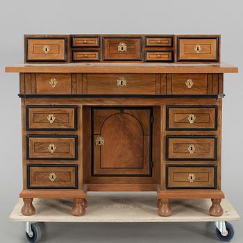 SKRIVBORD, 1700-tal samt 1900-tal.