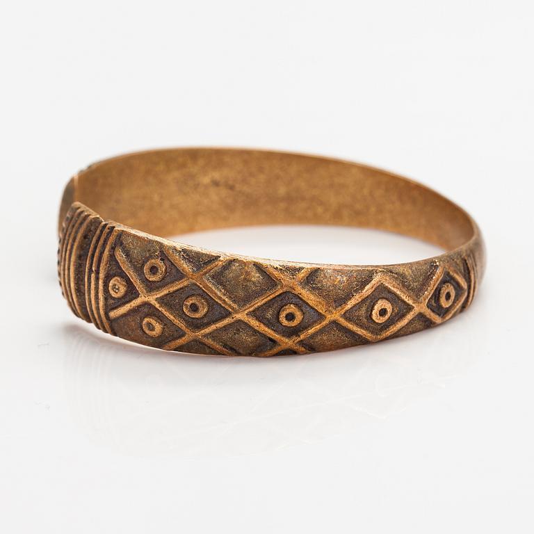 A bronze bracelet "Vörå bracelet", model 207. Kalevala Koru, Helsinki 1940's.