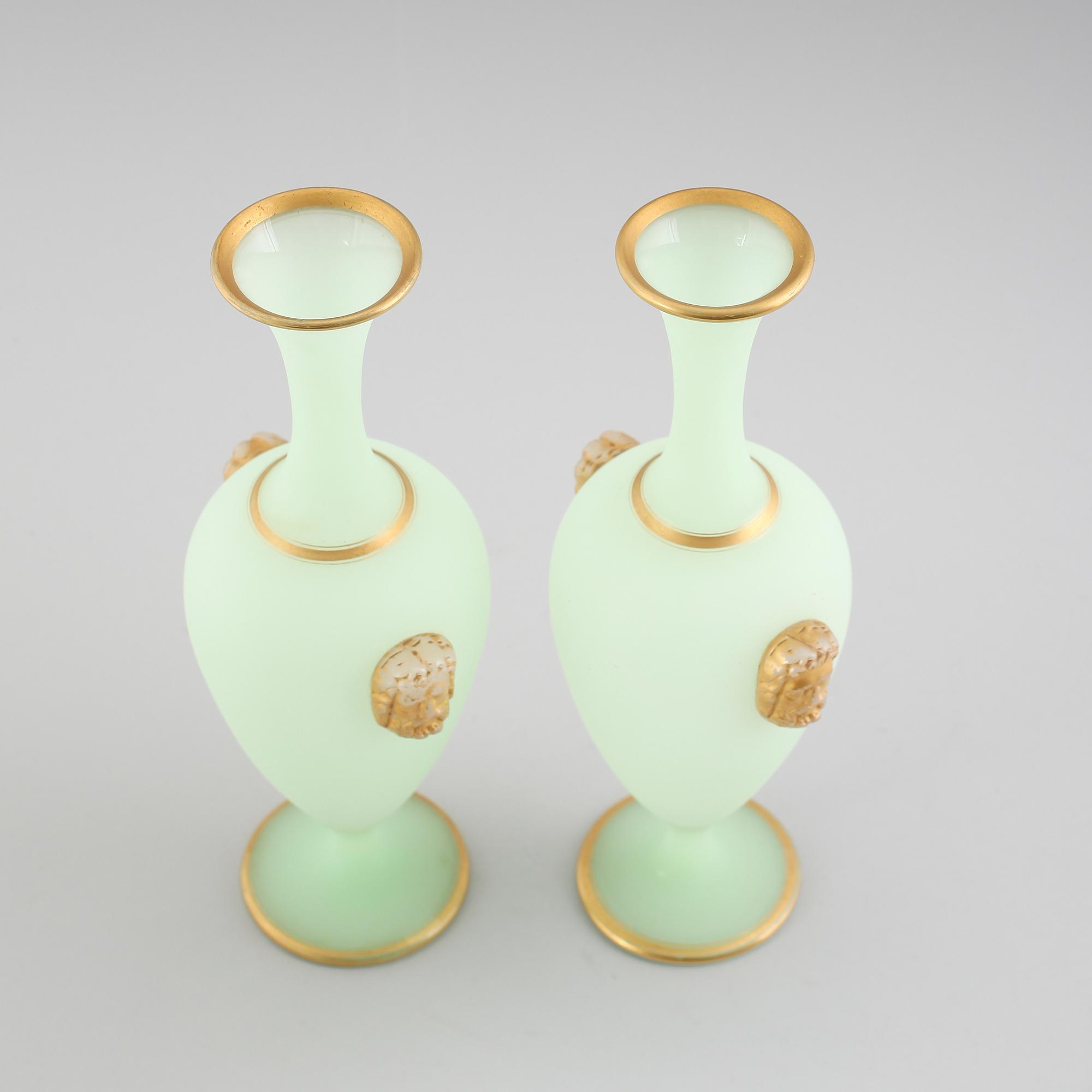 VASER, 1 par, grönt glas, omkring år 1900.
