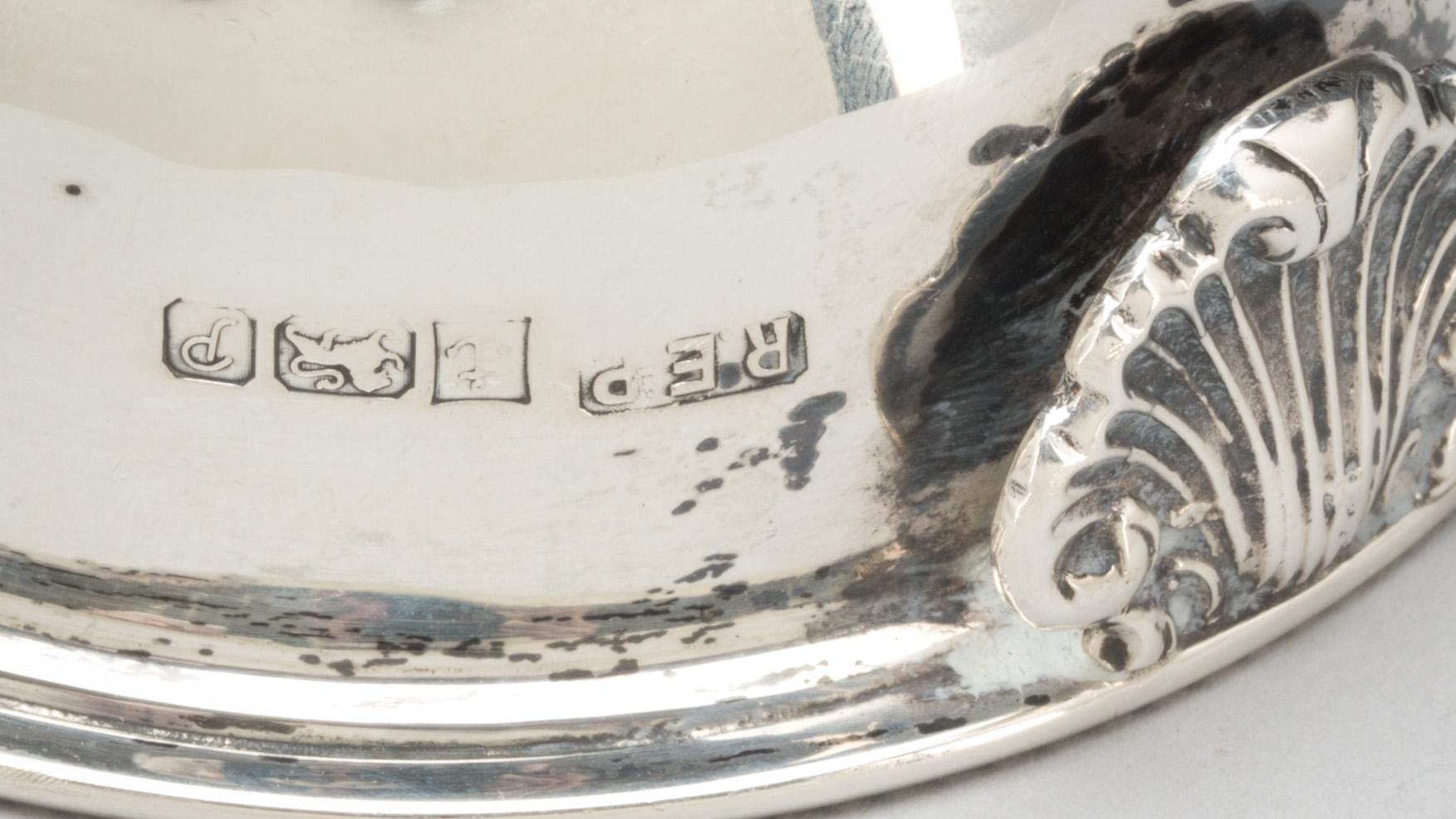 VINSIL, silver, R E Porter, Birmingham, 1989. Vikt ca 76g.