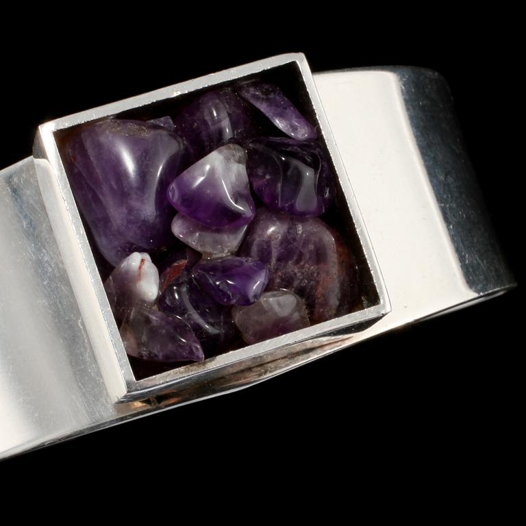ARMRING, silver med ametister, D.S Dansk Smykkekunst, Danmark. Vikt 63 g.