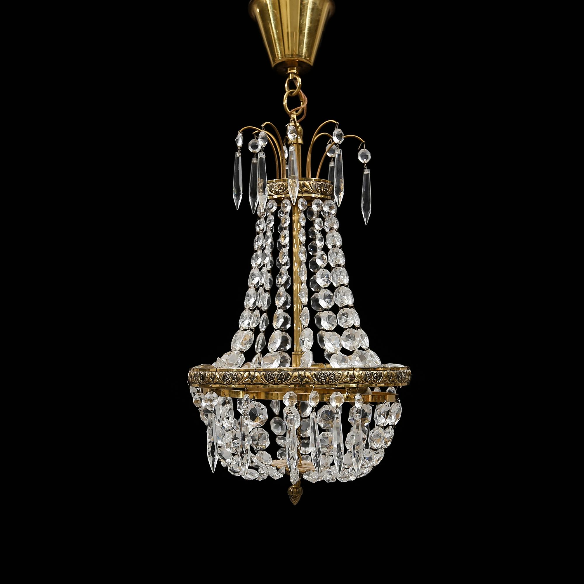 LJUSKRONA, empirestil, 1900-talets andra hälft. Höjd ca 45 cm.