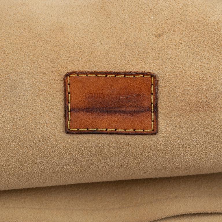 Louis Vuitton, a monogram canvas handbag.