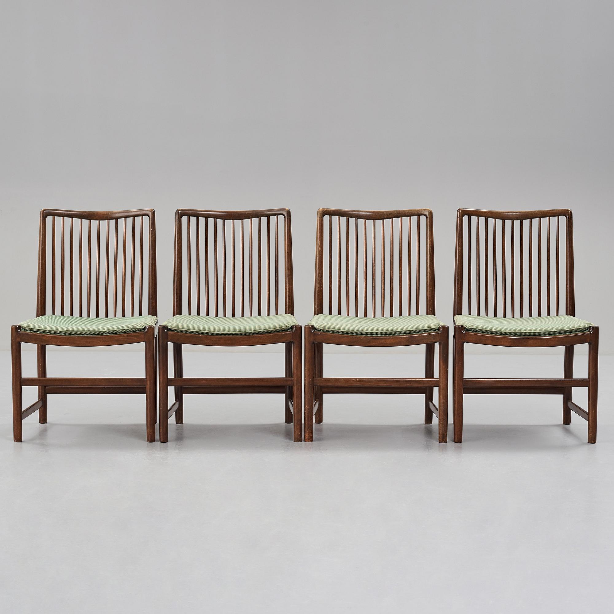HANS J WEGNER, 4 stolar, från Aarhus Rådhus, snickarmästare Axel I Sørensen, Danmark 1941.