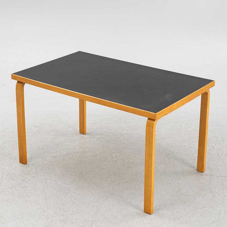 Alvar Aalto, table, Huonekalu-ja Rakennustyötehdas Oy, mid-20th century.