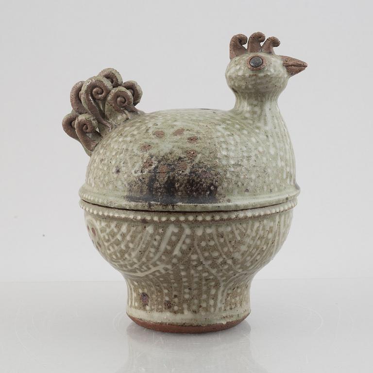 Astrid Anderberg, skål med lock, i form av höna, stengods, egen ateljé, Bornholm, Danmark.