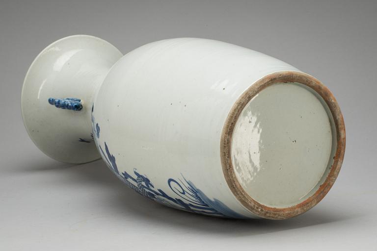 PRAKTURNA, porslin, sen Qing. Kina, sekelskiftet 1900.