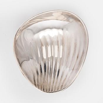 Tapio Wirkkala,  kulho, hopeaa, Hopeatehdas Oy, Helsinki 1960.