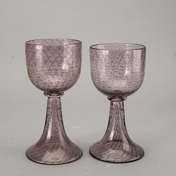 KERTTU NURMINEN, pokalglas, 2 st, Nuutajärvi Notsjö, signerade.