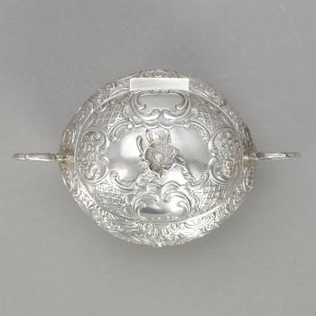 SOCKERSKÅL, silver, rokokostil, importstämplar, tot ca 354 gram.