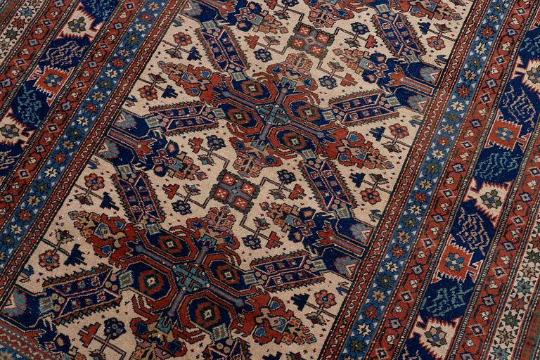 Carpet, northwest Persian, antique, approx. 165 x 120 cm.