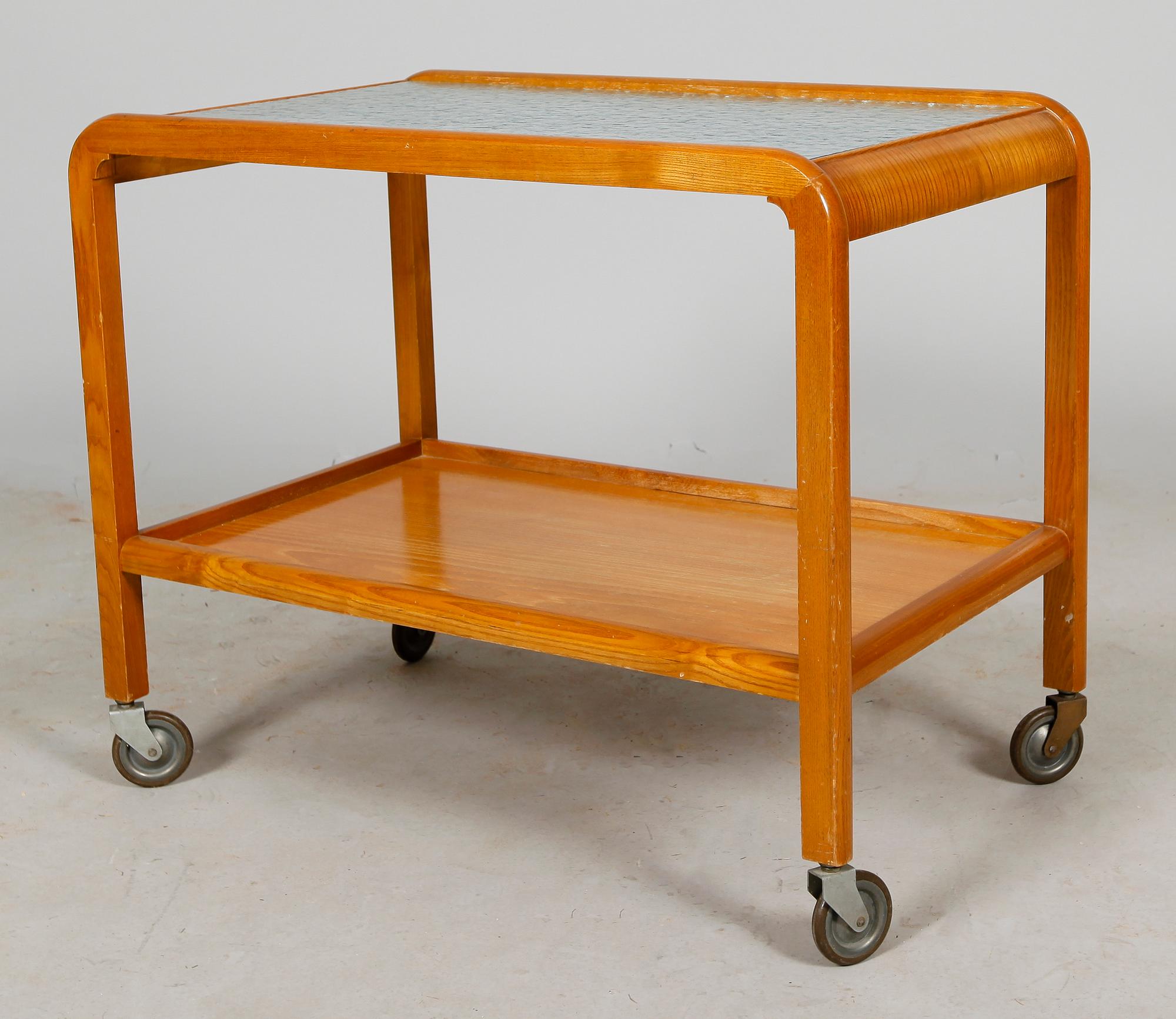 SERVERINGSVAGN, 1900-talets mitt.