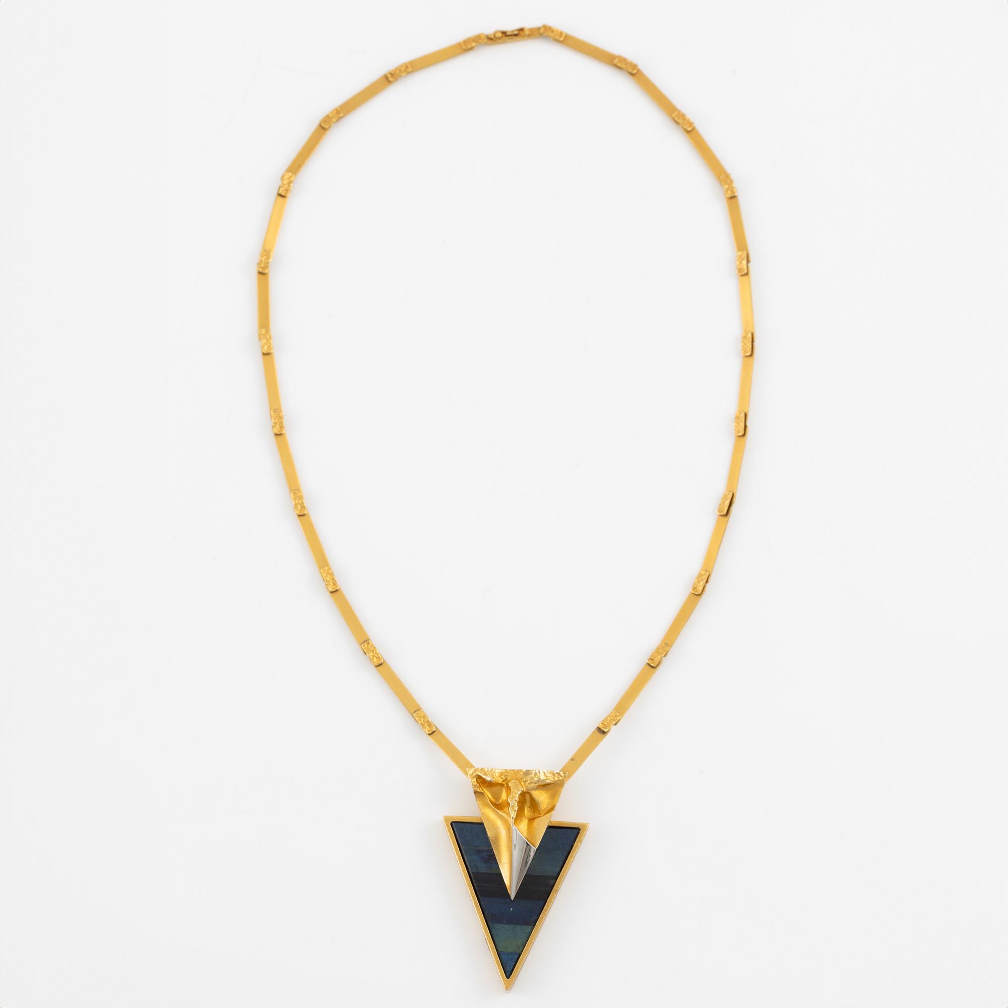 Björn Weckström, collier, 18K guld och platina med spektrolit, Finland 1996.