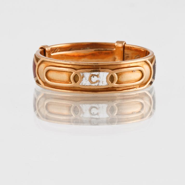RING, 18k guld samt emalj, Arkadens Guld & Gravyratelje, Göteborg, 1959. Vikt 7,9 gram.