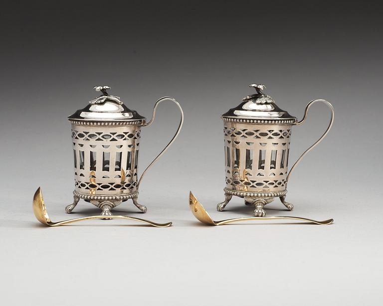 SENAPSKANNOR med SKEDAR, ett par, av Simson Ryberg, Stockholm 1794. Gustavianska.