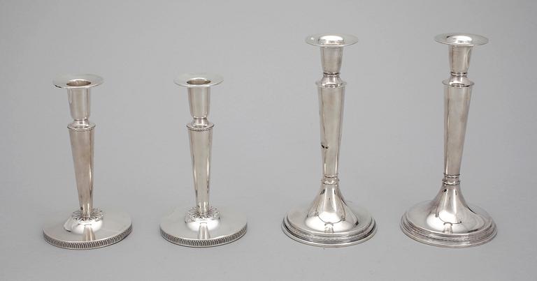 LJUSSTAKAR, 2 par, silver, bl.a. TESI Göteborg 1965 samt 1970.