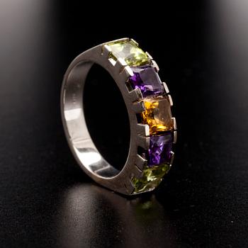 RING, vitguld 14K, fasettslipade ametister, citrin, turmaliner. tot. 3,14 ct. Vikt 5,8 g.