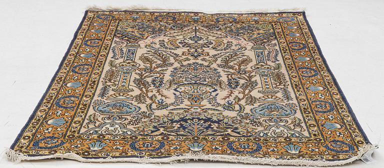 Carpet, Ghom, approx. 209 x 134 cm.