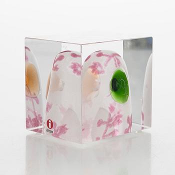 Oiva Toikka, an annual glass cube, signed Oiva Toikka, Nuutajärvi 2008 and numbered 296/2000.
