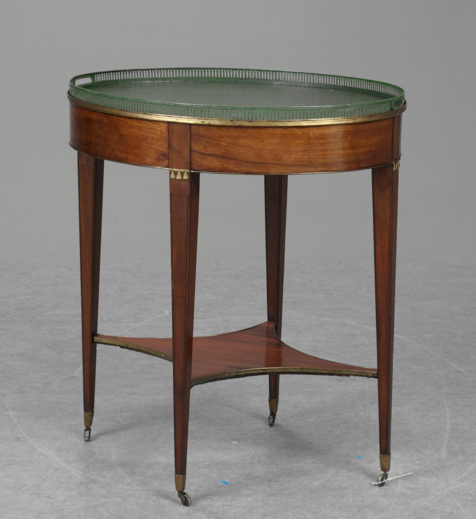 BRICKBORD. Sengustavianskt.