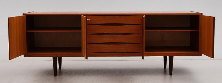 SIDEBOARD, Skeie & Co. Norheimsund, Norge, 1900-talets andra hälft.