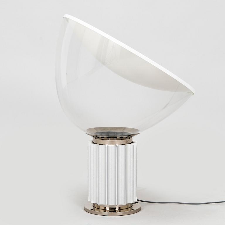 Achille Castiglioni, & Pier Giacomo, pöytävalaisin "Taccia LED" Flos, Italia.