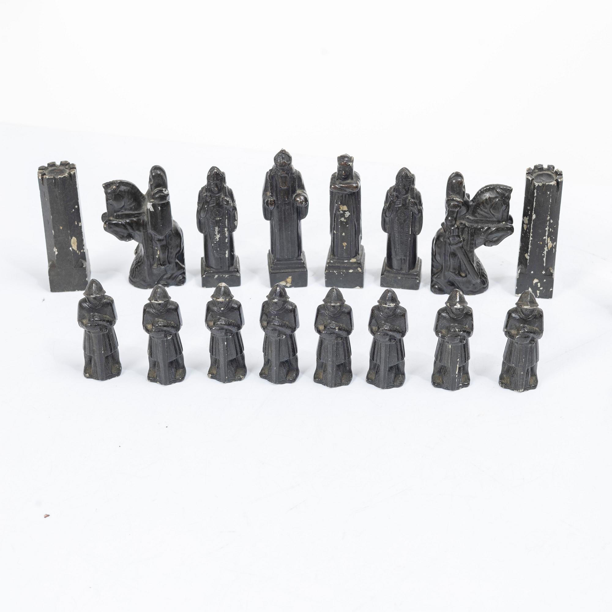Tore Strindberg, Chess pieces, 32 pcs, Herman Bergmans Gjuteri, Stockholm.