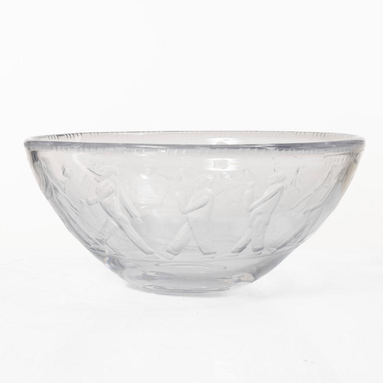 Erik Höglund, an engraved glass bowl "The Emperor's New Clothes", model H 838, Boda 1950s.
