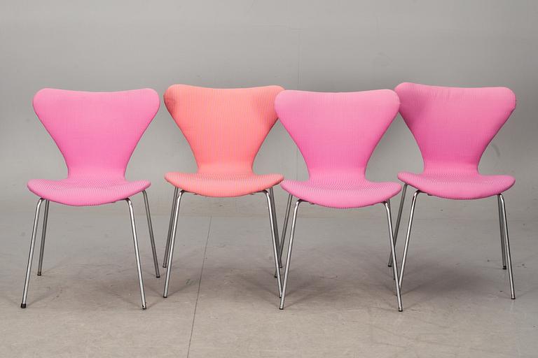 STOLAR, 4 st, "Sjuan", Arne Jacobsen för Fritz Hansen, Danmark. 1970-tal.