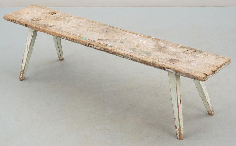 BÄNK/SLAKTBÄNK, trä, 1900-talets andra hälft.