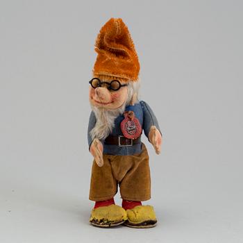 A toy gnome, made by Schucco in the first half of the 20th century.