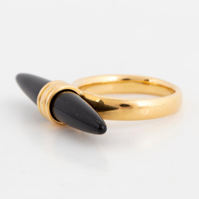 Gold and onyx ring, Engelbert.