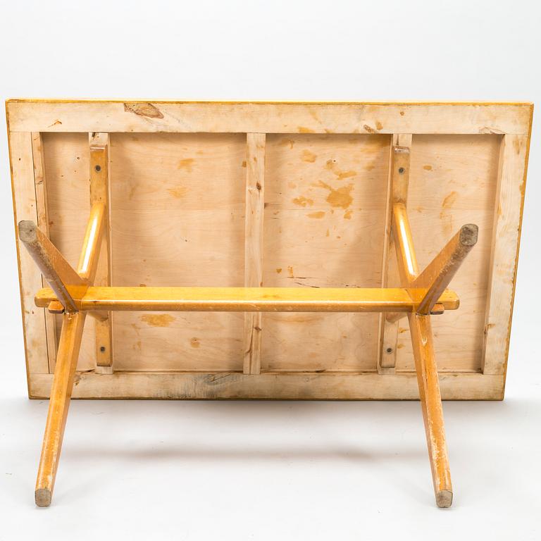 ILMARI TAPIOVAARA, An early 1950s x-leg table.
