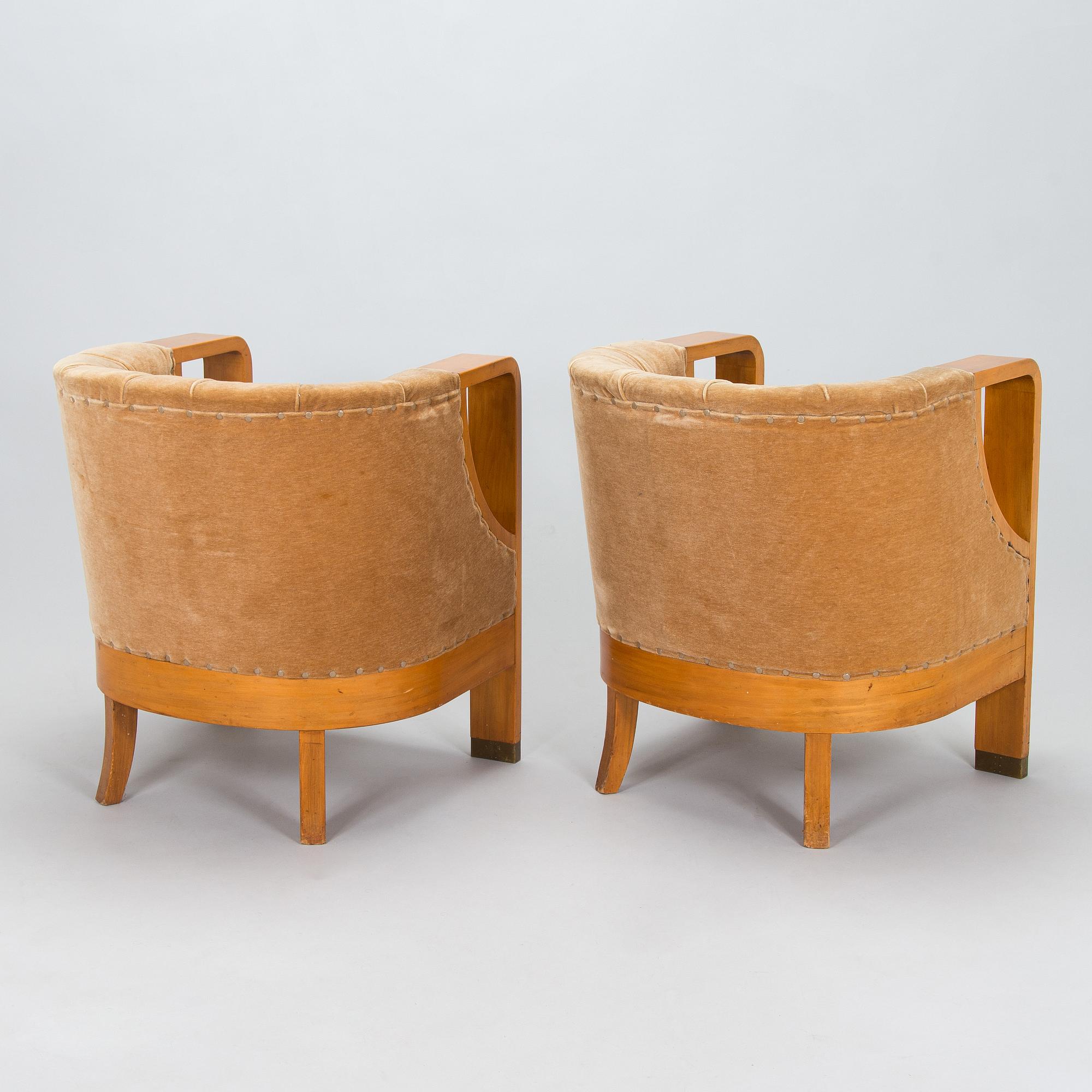 Adolf Koskinen, a pair of armchairs, manufactured by Elias Hollo Puunjalostustehdas, Finland, 1920s.