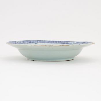 A set of six Chinese porcelain plates, Qing dynasty, 18th Century.