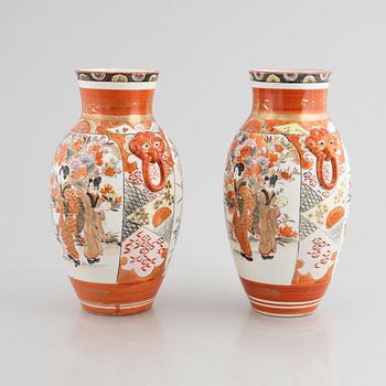 Vaser, ett par, flintgods, Japan, 1900-tal.