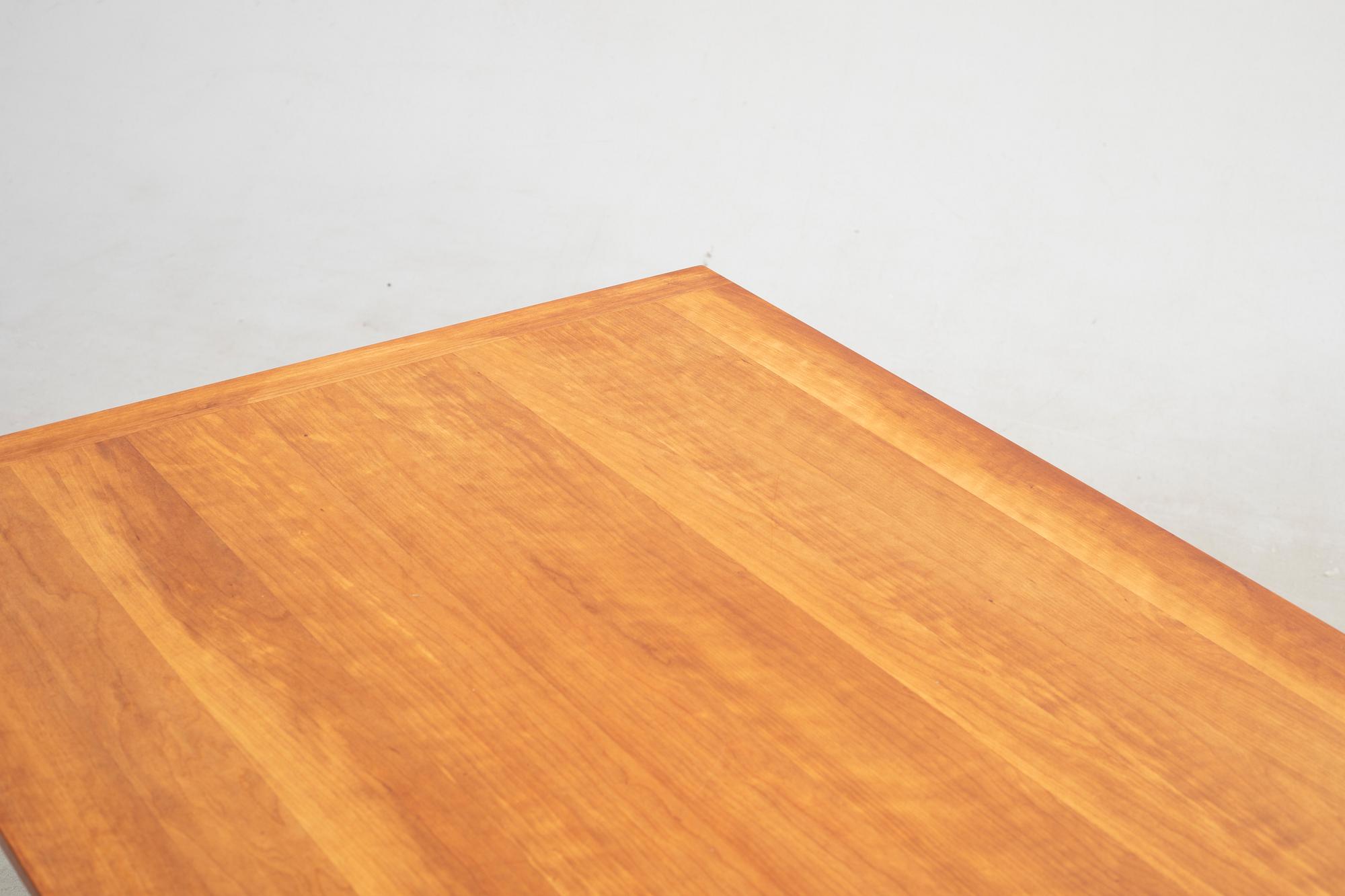 Anika Reuterswärd, matbord, "Gustav", Fogia.