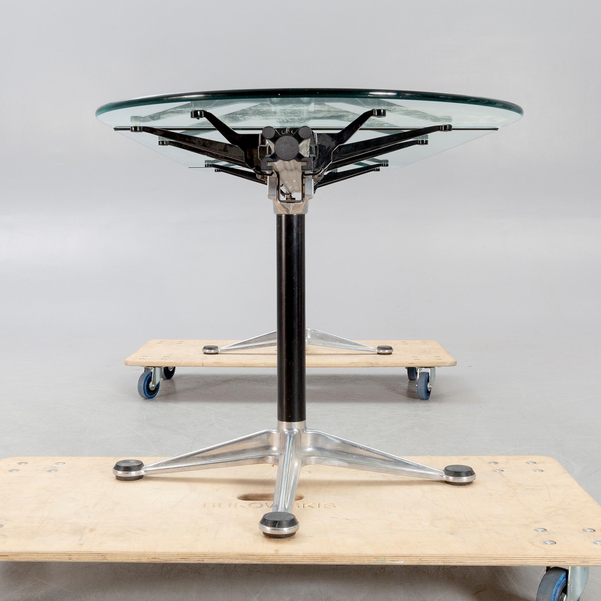 A Bruce Burdick 1980s glass and metall table for Herman Miller/Burdicks groups.