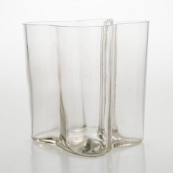 Alvar Aalto, maljakko, malli 3031, signeerattu Alvar Aalto - 3031 korkeus 20 cm.
