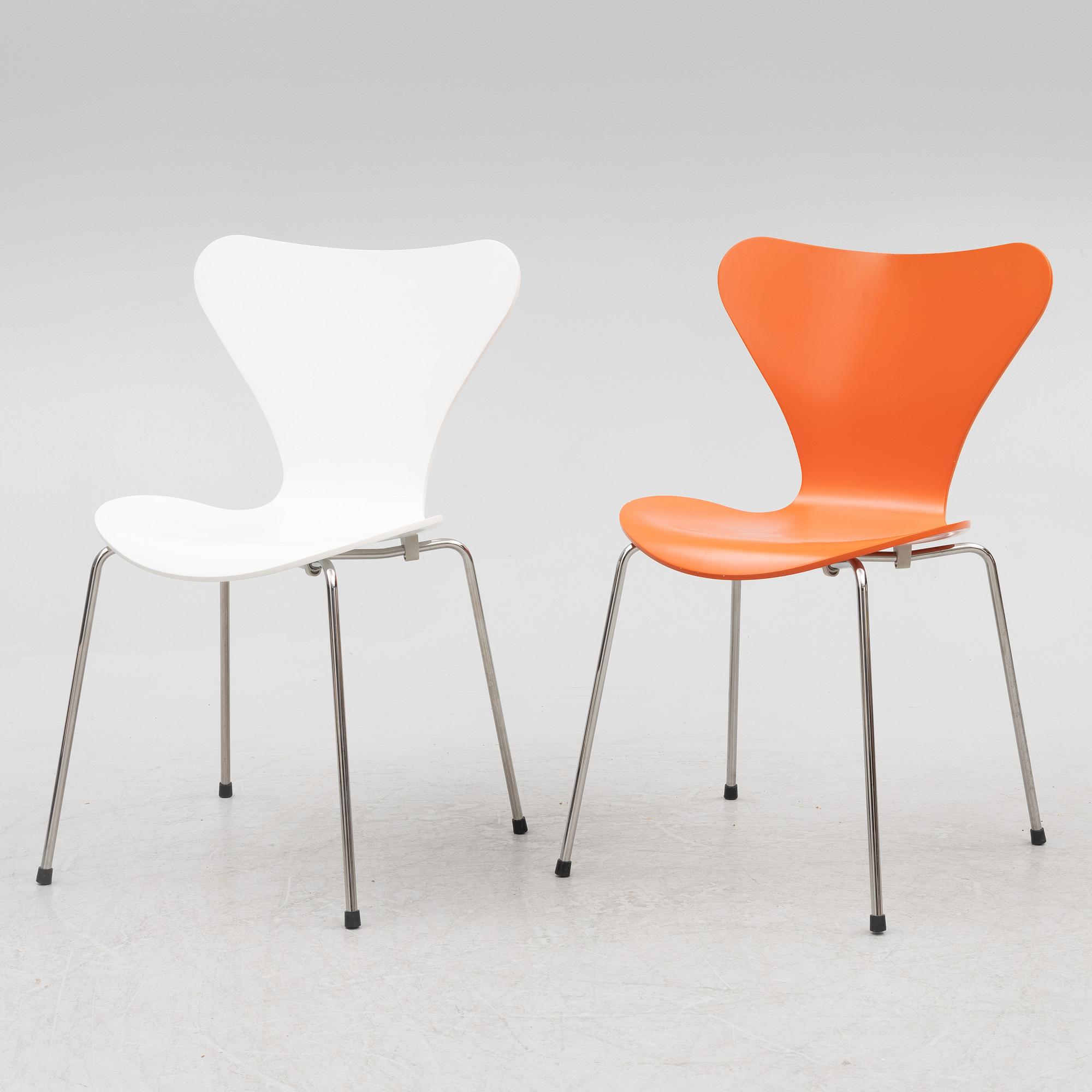 Arne Jacobsen, stolar 5 st, "Sjuan" för Fritz Hansen Danmark, 2011.