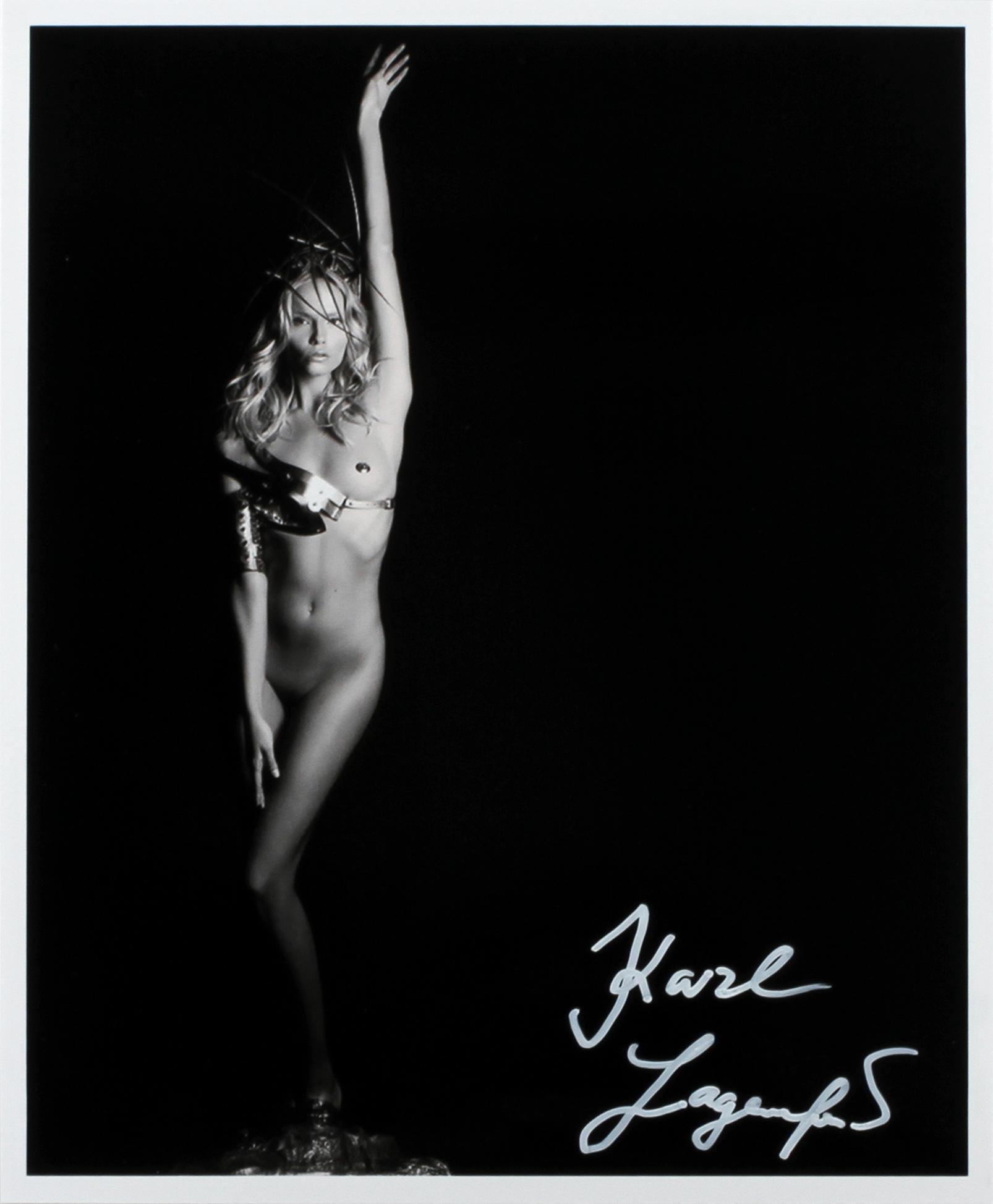 AUTOGRAFBILD, signerad Karl Lagerfeld, 2000-tal.