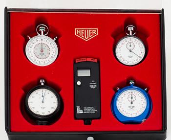 HEUER, Box with 4 pcs. stop watches, 1 microsplit 221, 1 Heuer Yachtimer.