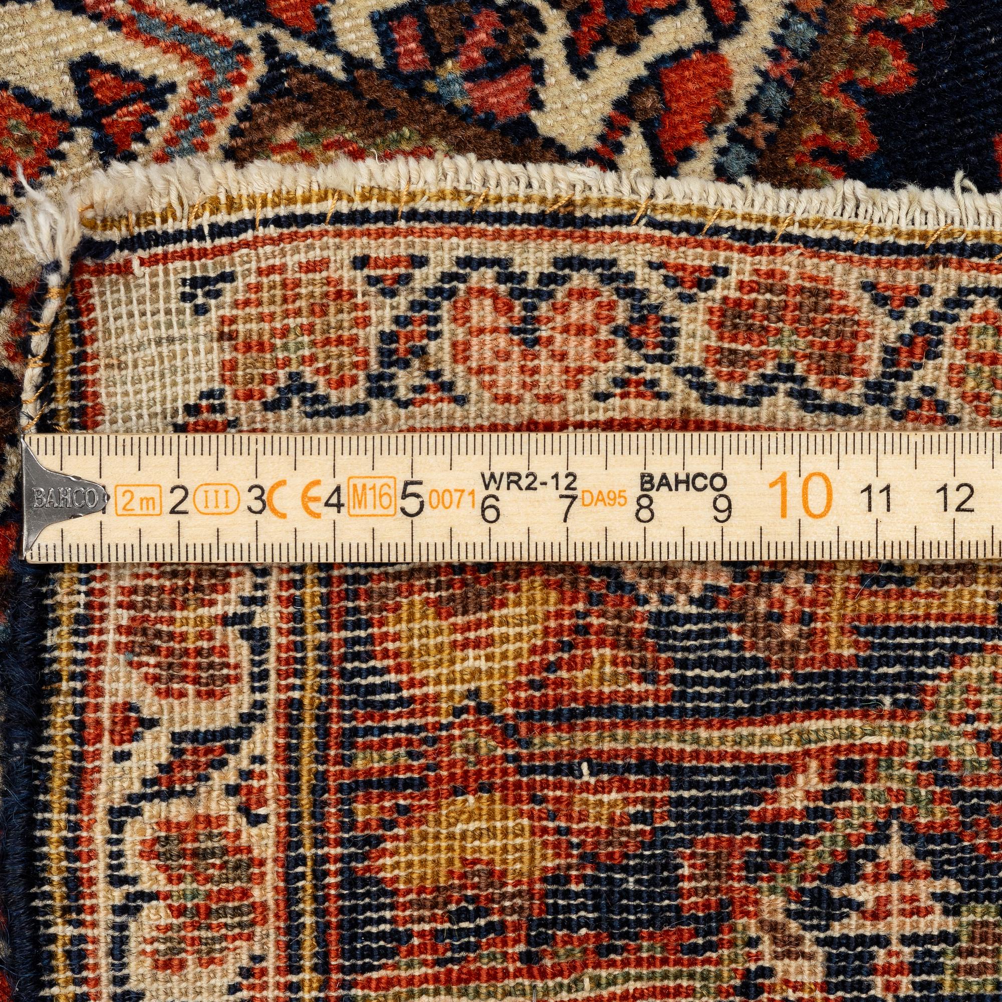 Matta, antik Feraghan, Västra Persien, ca 192 x 121 cm.