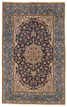 245. Matta, old Isfahan, part silk, ca 253 x 177 cm, signerad  Isfahan - Ali Dordashti.