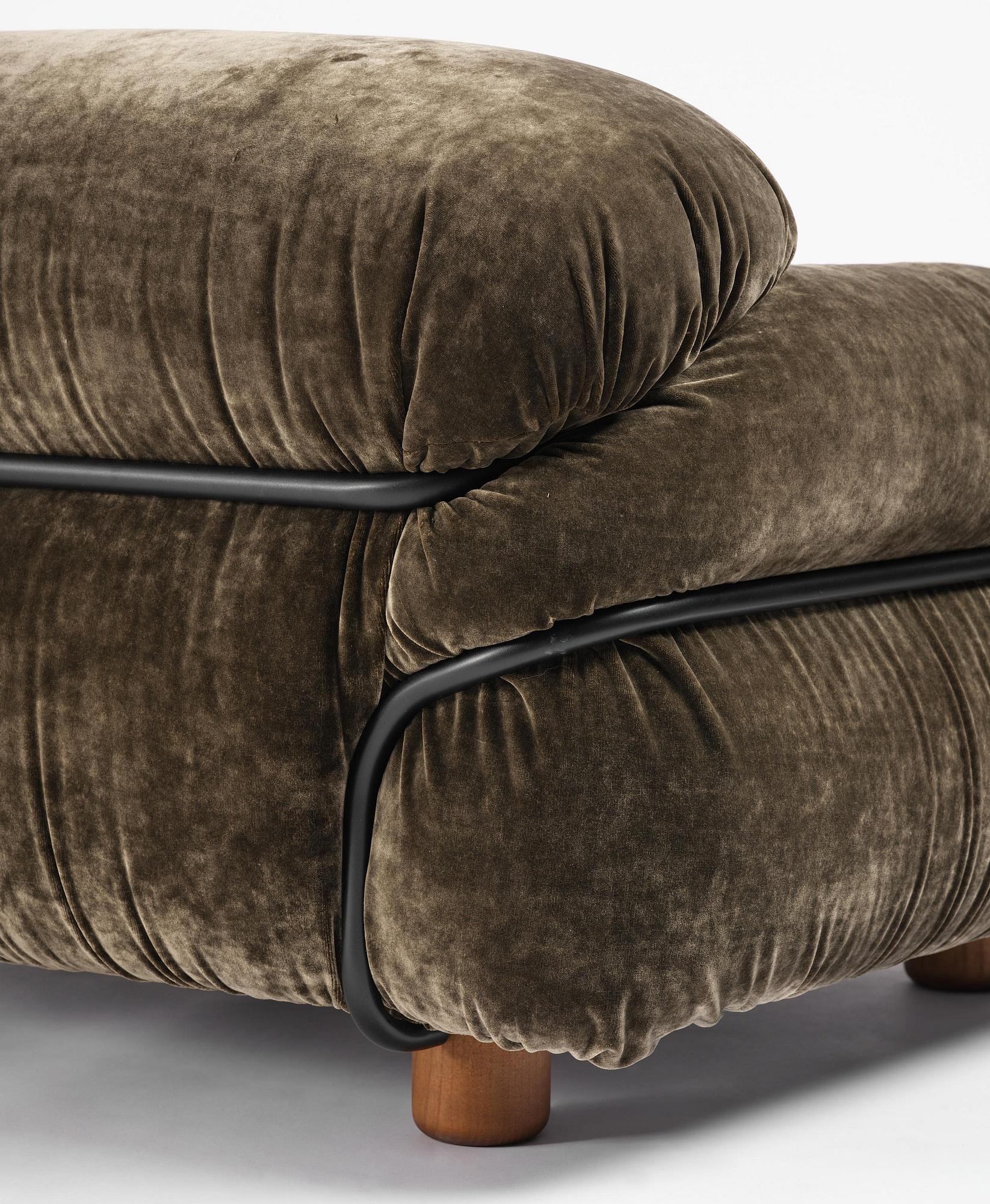 Gianfranco Frattini, a pair of "Sesann" armchairs, Tacchini, Italy, post 2015.