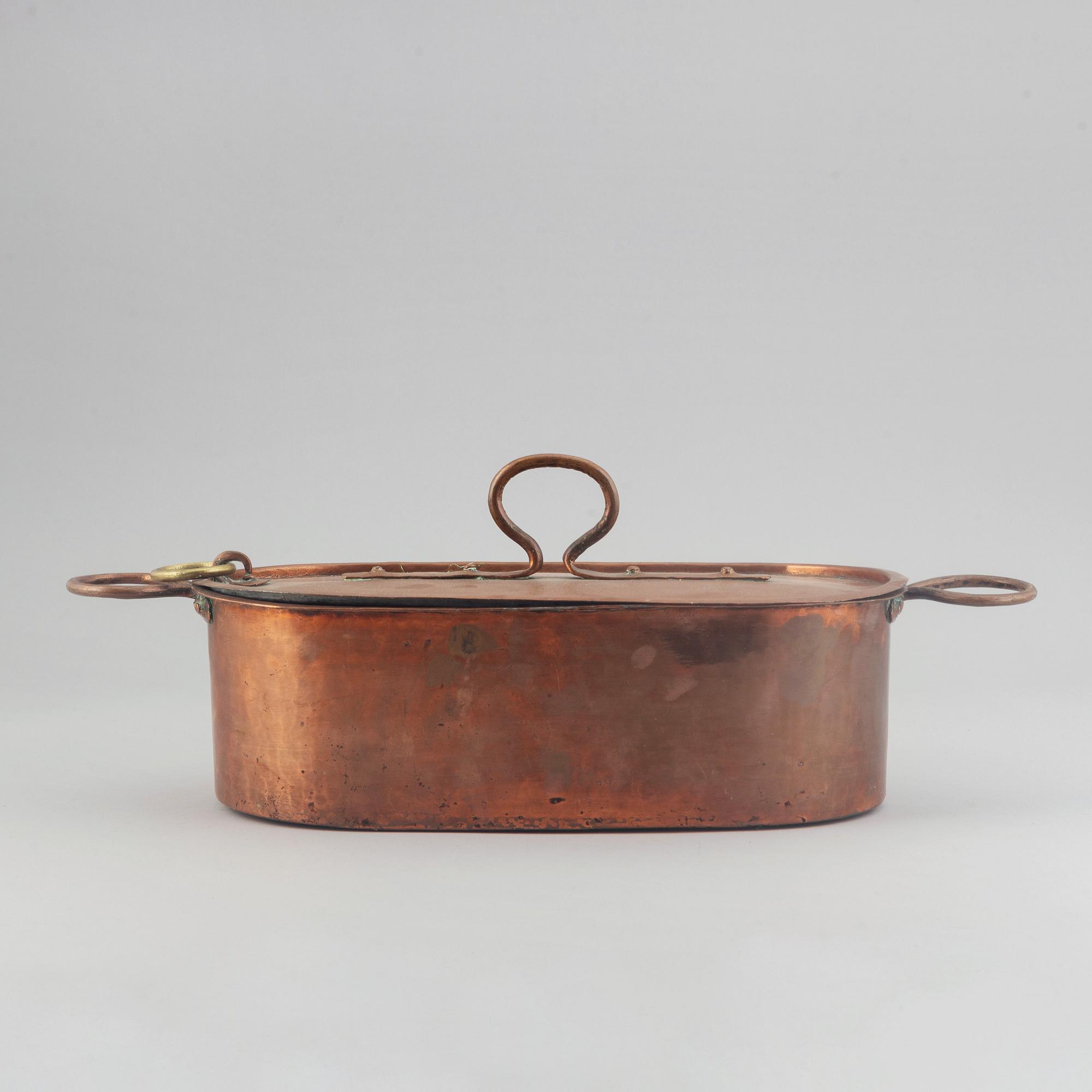 Four pans, copper, around 1900's.