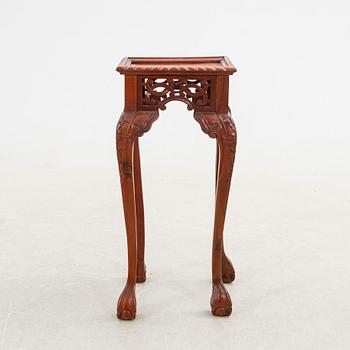 Pedestal Oriental style 20th century.