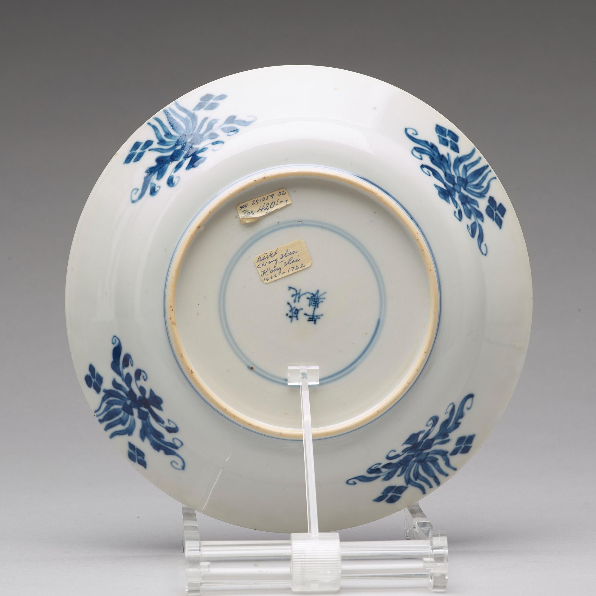 TALLRIKAR, sex stycken, porslin. Qingdynastin, Kangxi (1662-1722).